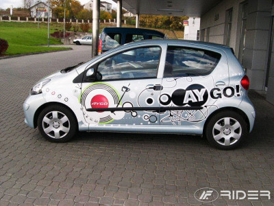 Toyota Aygo listwy boczne